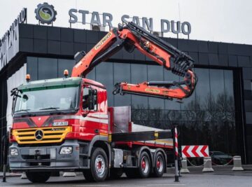 CAMIÓN GRÚA PLUMA MERCEDES ACTROS